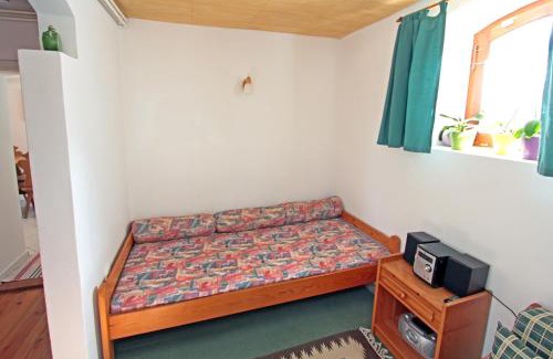 Penzesgyor Apartment | Discover Sörényes Udvarház: Pet-Friendly Retreat