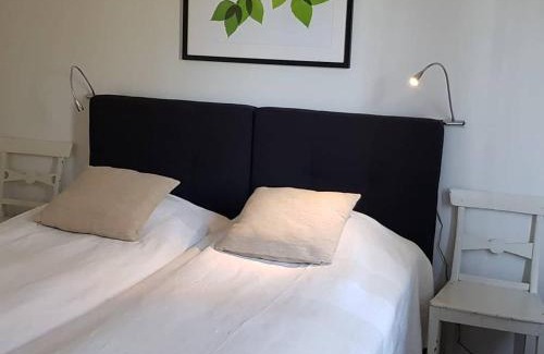 Koping House | Discover Sörgårdens Gästlägenhet for Up to 4 Guests