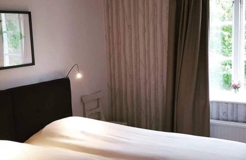 Koping House | Discover Sörgårdens Gästlägenhet for Up to 4 Guests