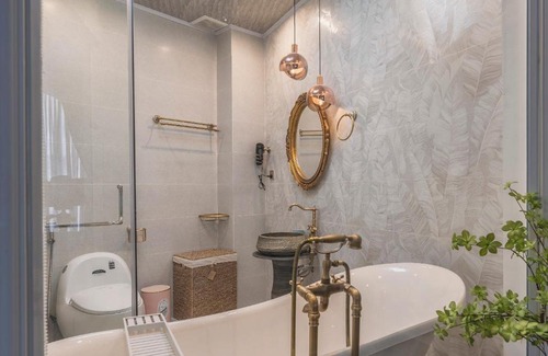 Da Lat House | Discover Súp Lơ House: Pet-Friendly Stay with Hot Tub