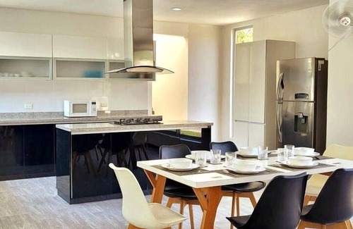 Ricaurte House | Relaxing CASA FINCA with Hot Tub, Kitchen & Free WiFi