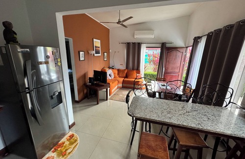 Manuel Antonio House | Süßes, Privates Bungalow mit Garden Nahe Manuel Antonio in Einer Ruhigen Gegend