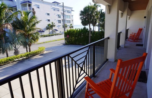 Crescent Beach Condo | Pet-Friendly Oceanfront Condo with Guest Rated 10/10