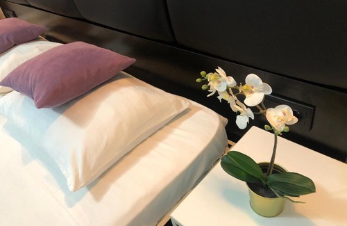 Olginka House | Outstanding SУЛЕЙМАН SУЛТАН SS: Pet Friendly & Pool Access