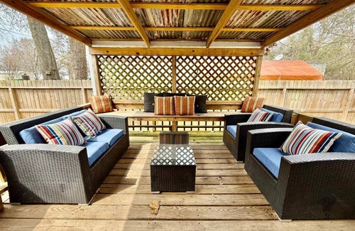 Willis Apartment | Ideal Lake Conroe Retreat with Boat Ramp and Pool Access