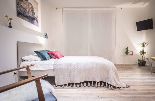 Bruhl-Guterbahnhof Apartment | Cozy Apartment with Balcony and Family-Friendly Amenities