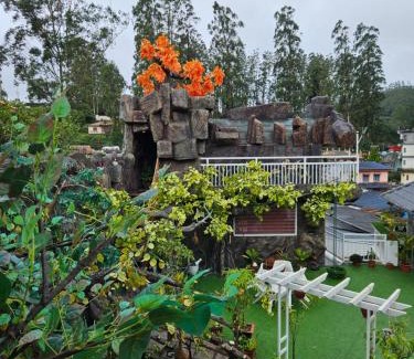 Munnar House | Stay at S & B Dreams House: Rated 10/10 with Family Amenities