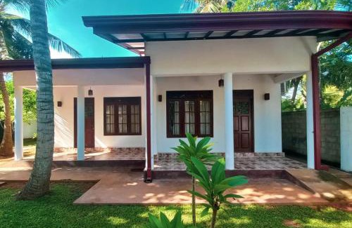 Anuradhapura Resort | Pet-Friendly S & D Resort: Rated 10/10 with Breakfast!