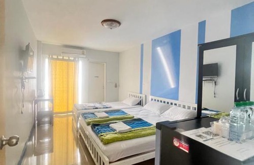 Phetchaburi Apartment | Cozy S Diamond Apartment with Family-Friendly Amenities