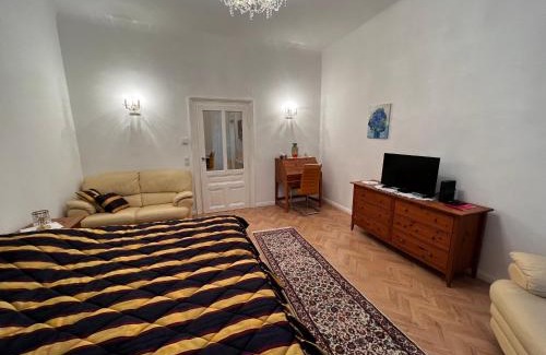 Favoriten Apartment | Top-Rated S&E Apartments in Vienna - Family and Accessible Stays