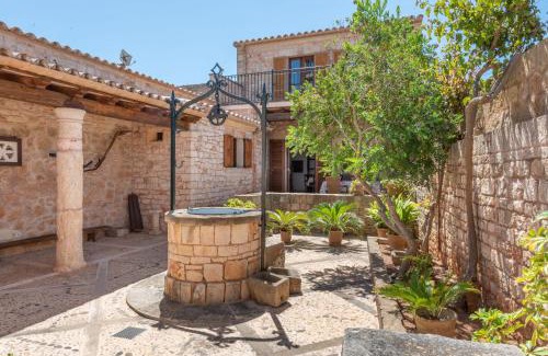 Santanyi House | Relax at S'era: 4-Star Hotel with Pool & Child-Friendly Options