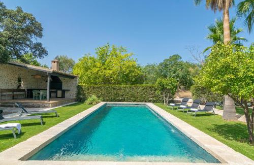 Selva House | Discover S'Hort Des Capellà Verona: Family-Friendly Retreat