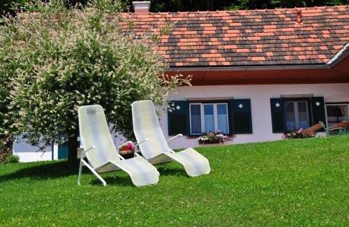 Loipersdorf bei Fuerstenfeld House | Experience Oceanfront Bliss at s' Kellerstöckl Hotel