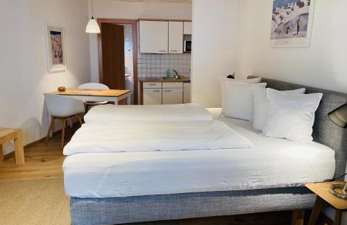Feichten Apartment | Relaxing Studio Retreat in Peaceful Kaunertal, Rated 9/10