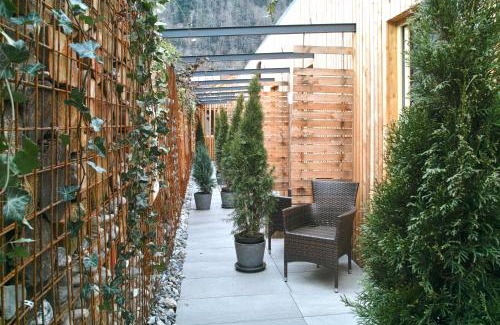 Levis Hotel | Guest Rated S'Matt Bob: Family-Friendly with Great Dining