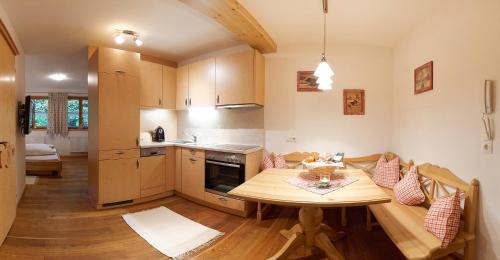 Sankt Martin bei Lofer Apartment | Discover S Mauthäusl Luftenstein: Pet-Friendly Escape
