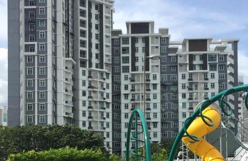 Bayan Baru Apartment | Cozy Stay at S PICE Arena Homestay with Pool & Breakfast