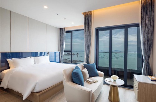 Si Racha Hotel | Relax at S Sriracha Hotel & Residence with Oceanfront Bliss