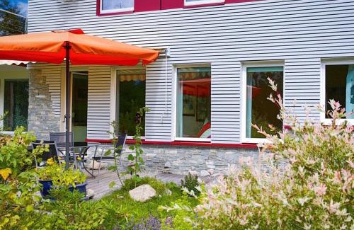 Feldberg House | Family-Friendly Stay at S'Verschnaufnäschtli with Kitchen