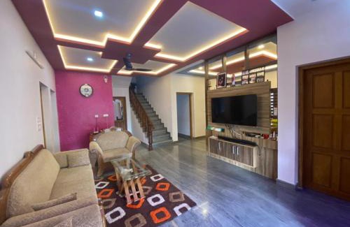 Sulthan Bathery Villa | Discover S VILLA: Family-Friendly Getaway with Dining