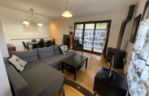 Sesue Apartment | Kid-Friendly Comfort at Kasares El Solano, Villmor