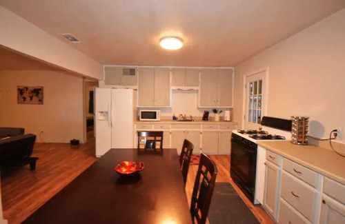 Carlsbad House | Idyllic Retreat Near River with Ocean Views and Breakfast