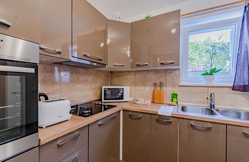 Cove Tri Zala (Zrnovo) Apartment | Modern Studio Steps from the Beach with Top Guest Ratings