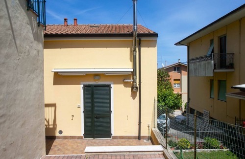 Sirolo Apartment | Convenient Two-Room Apartment in Sirolo with Spa & Kitchen
