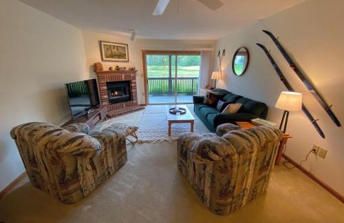 Bretton Woods Apartment | Family-Friendly S27 Condo in Bretton Woods Near Mt Washington