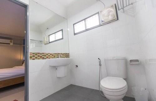 Sattahip Hotel | Cozy S3 Room with Kitchen and Family-Friendly Amenities
