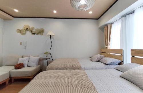Dogenzaka Apartment | Central Shibuya Retreat: 7 Mins to Station with Hot Tub