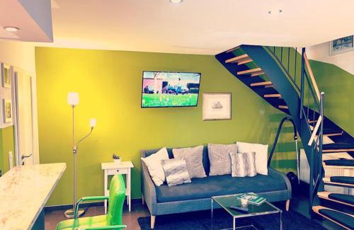 Bayreuth Apartment | Prime Zentrum Bayreuth with Rooftop Terrace & Family Kitchen