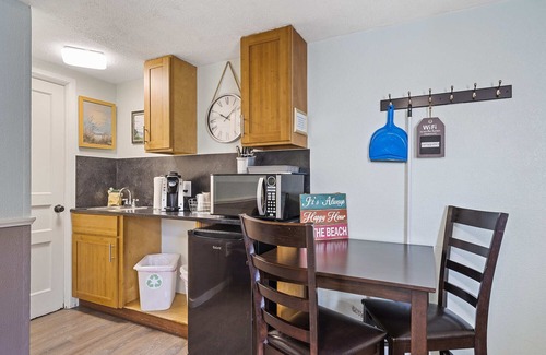Netarts Apartment | Top-Rated S7 - Longboard @ Surf Inn with Oceanfront Views