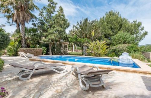 Santanyi Villa | Discover Sa Barraca: Family-Friendly Retreat with Pool