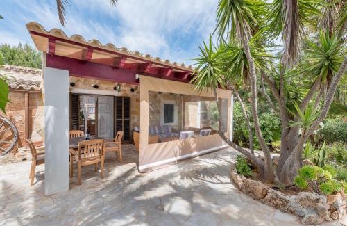Santanyi Villa | Discover Sa Barraca: Family-Friendly Retreat with Pool