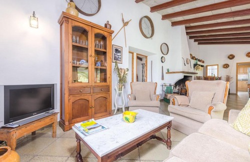 Sant Joan Villa | Discover Sa Bastida: Family-Friendly with Pool Access