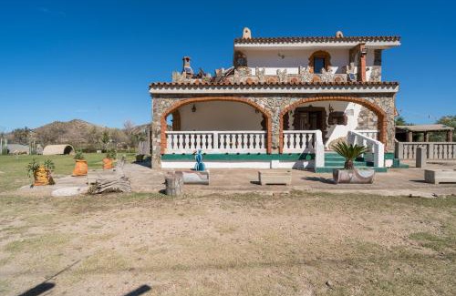 Posada House | Family-Friendly Stay at Sa Burrida - Rated 9/10 by Guests