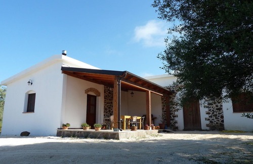 Dorgali House | Discover Sa Carruba: Panoramic Views & Pet-Friendly Retreat