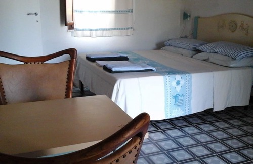 Oristano Historic Centre House | Discover Sa Domu e Crakeras: Family-Friendly Retreat