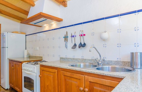 Montuiri House | Cozy SA ROTA House with Terrace & Free WiFi in Montuïri
