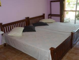 Dambulla House | Explore SA Village: Guest Rated 9.5 with Family-Friendly Perks