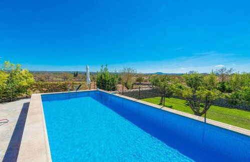 Maria de la Salut Villa | Charming Sa Vinya Des Compte with Oceanfront Pool Access