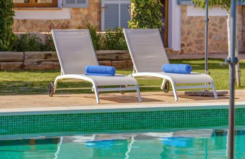 Sencelles Villa | Discover Sa Vinya Jove: 4-Star Stay with Pool & Family Fun