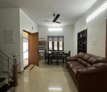 Kozhikode House | Welcoming Saaketh Holiday Home: Pet & Child-Friendly Stay