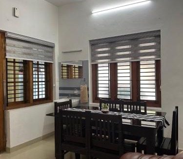 Kozhikode House | Welcoming Saaketh Holiday Home: Pet & Child-Friendly Stay