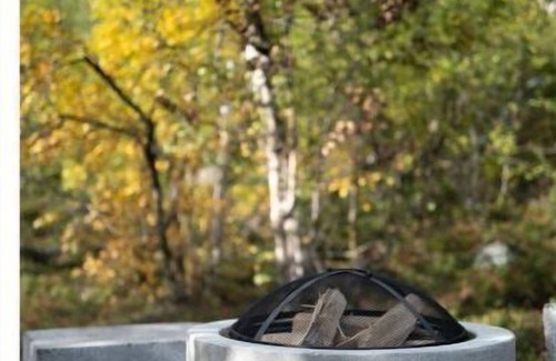 Kilpisjarvi House | Discover Saanan Helmi: Lake View Retreat with Spa Access