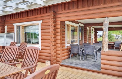 Aanekoski House | Guest Rated 10/10: Saarenranta with Spa & Lake Views