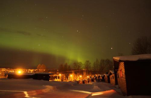 Rovaniemi House | Relaxing Saarituvat Cottages with Private Beach & Hot Tub