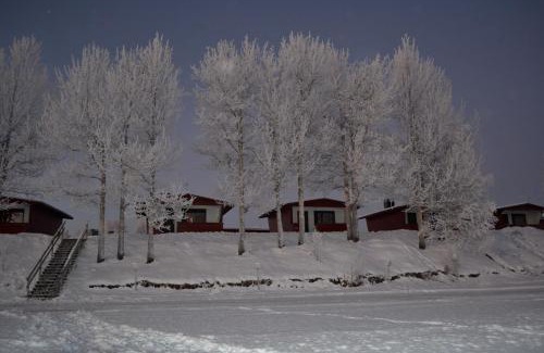 Rovaniemi House | Relaxing Saarituvat Cottages with Private Beach & Hot Tub