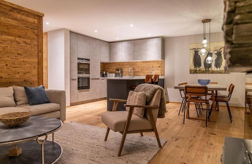 Saas-Fee Apartment | Stylish Saas-Fee Ski Apartment: Perfect for Families